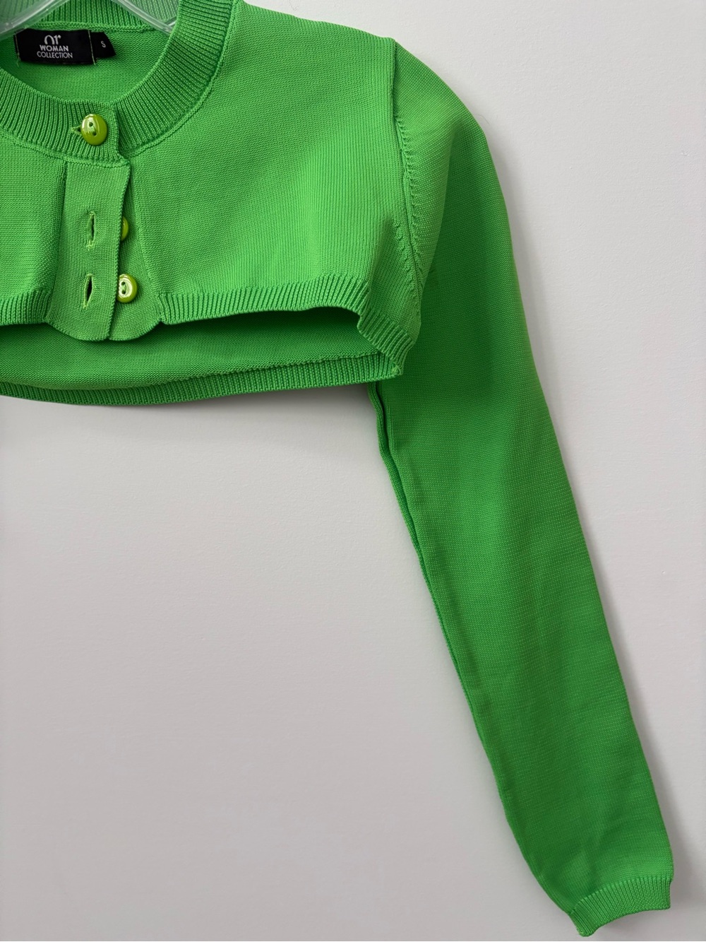 Cropped Button-Front Bolero in Green - Picture 6 of 7